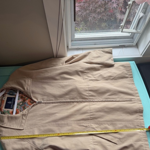London Fog Light Tan Beige Zippered Jacket with Floral Lining Women’s XL - Picture 10 of 13